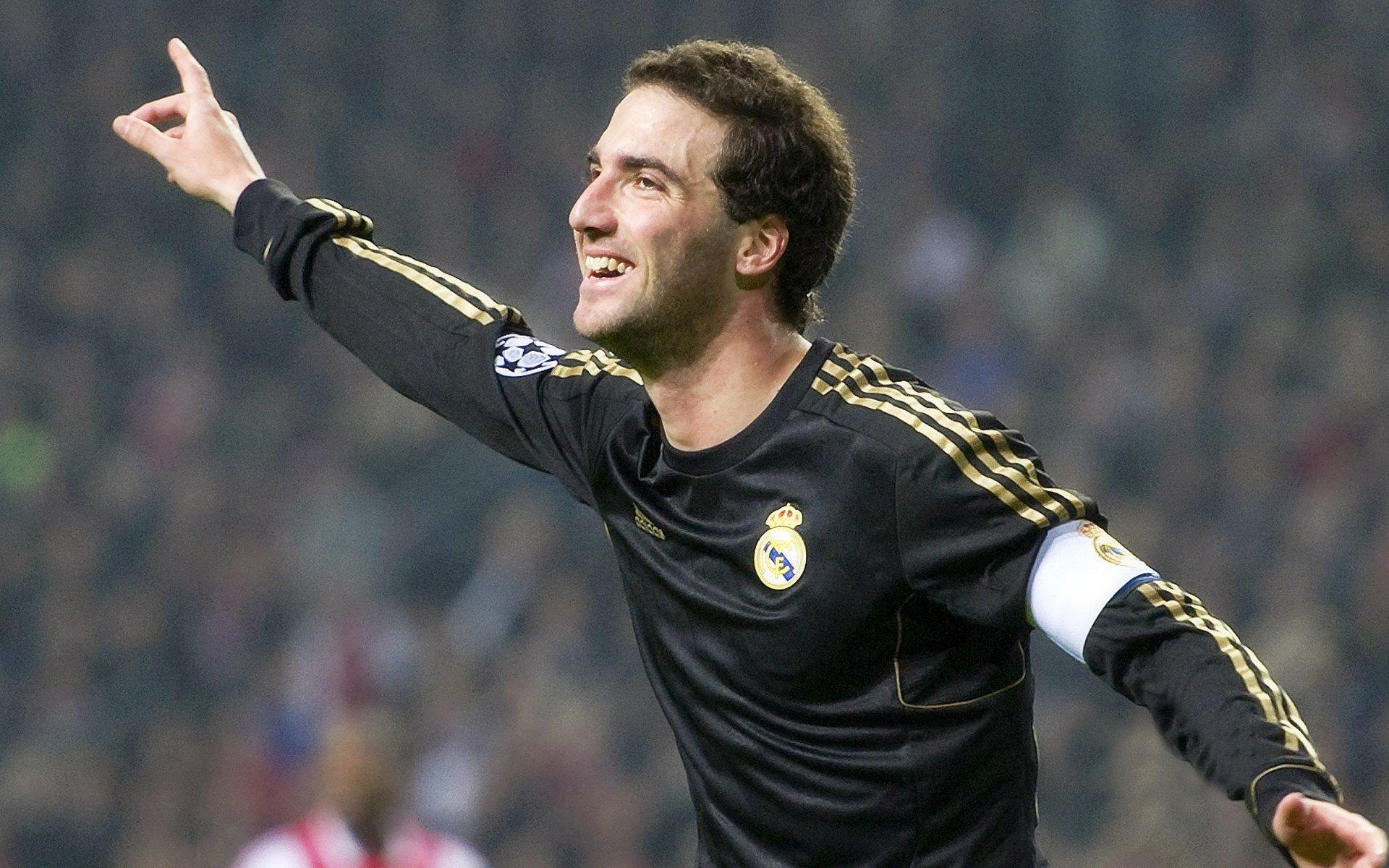 巴朗·戴维斯盛赞雷迪克，球员转型教练的典范，热爱与智慧铸就成功之路