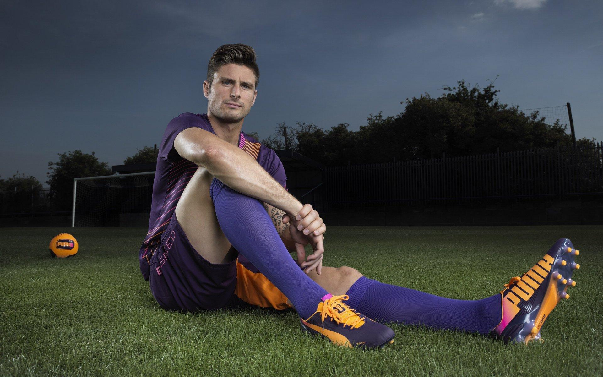 哈维-巴恩斯盛赞团队逼抢表现，为维萨的突破性时刻感到由衷高兴